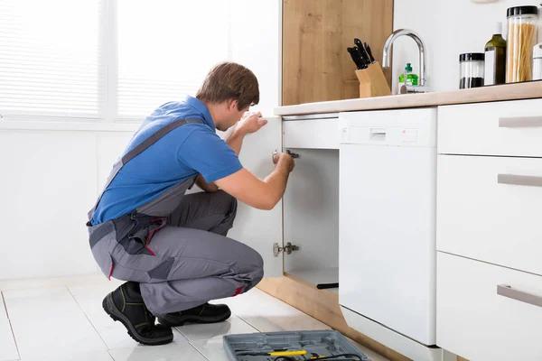 Seamless Cabinet Installation for a Stylish and Functional Space